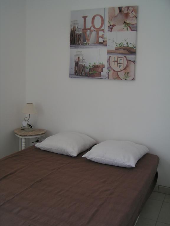 Aux Couleurs D'Ardeche Appartement Vallon-Pont-dʼArc Kamer foto